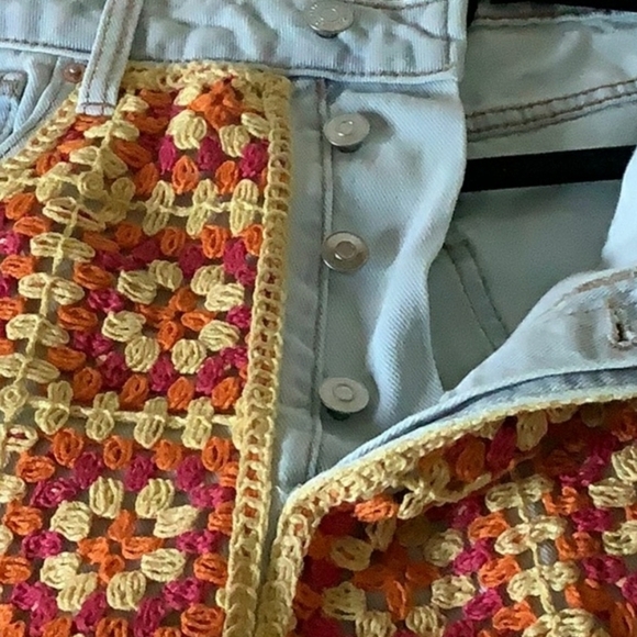 Wild Fable High Rise Crochet Cut-Off Jean Shorts Size 6 28W - Picture 8 of 9